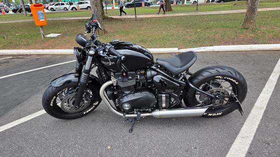 TRIUMPH BONNEVILLE BOBBER 1200 TRIUMPH BONNEVILLE BOBBER 1200